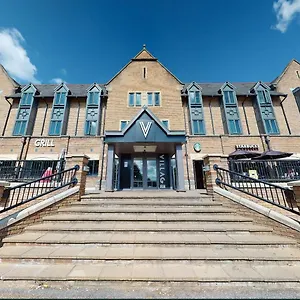 Village Leeds North Великобритания