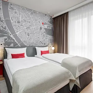 מלון Intercityhotel