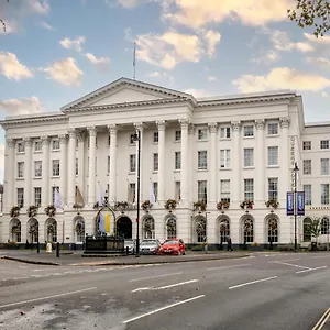Queens Великобритания